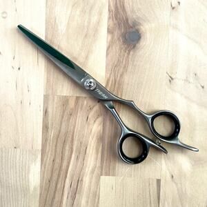 Fresh stylist barber shears Makai 6" right-handed, brand new in box